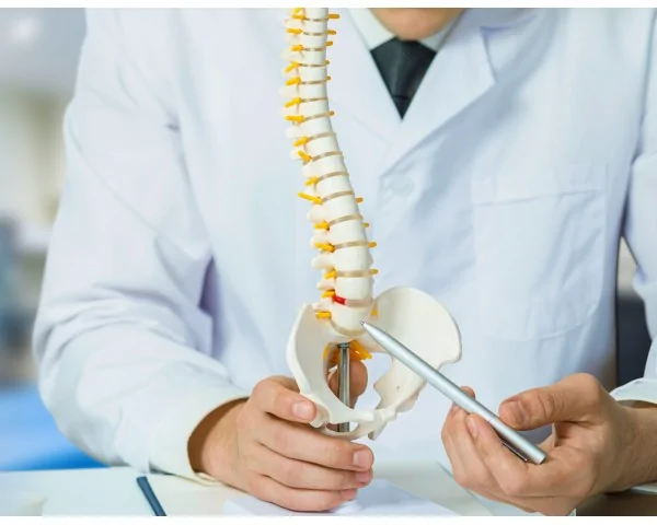 Imagen del producto Consulta con el traumatólogo especialista en columna vertebral