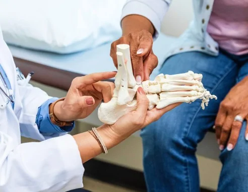 Imagen del producto Consulta traumatológica de pie y tobillo | e-Quirónsalud